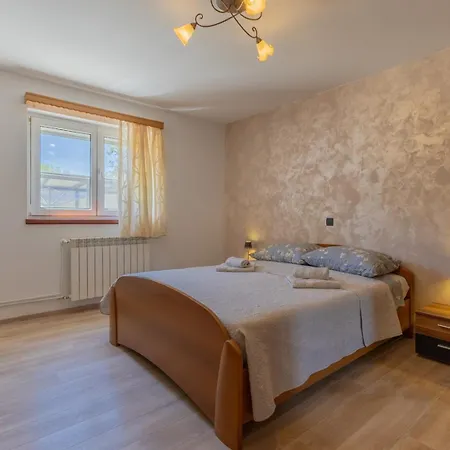 Apartament App Deni Antonci *